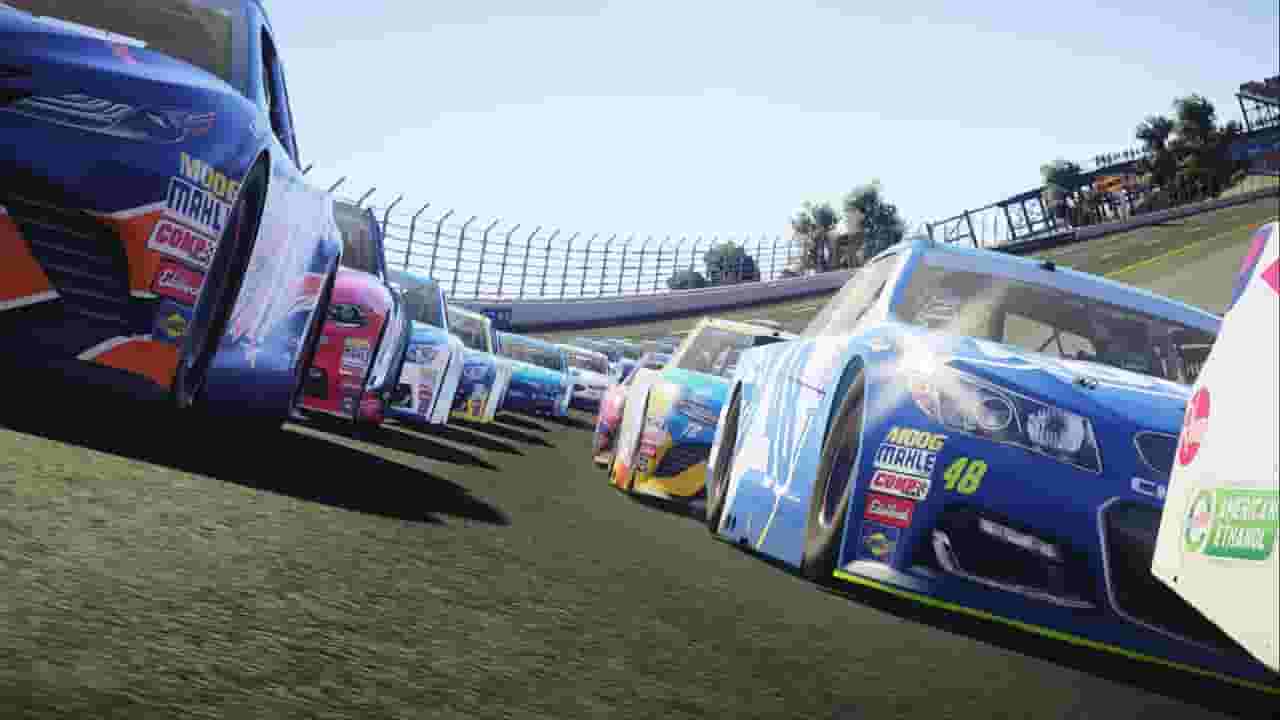 NASCAR Heat 2 screenshot thumbnail screenshot 2